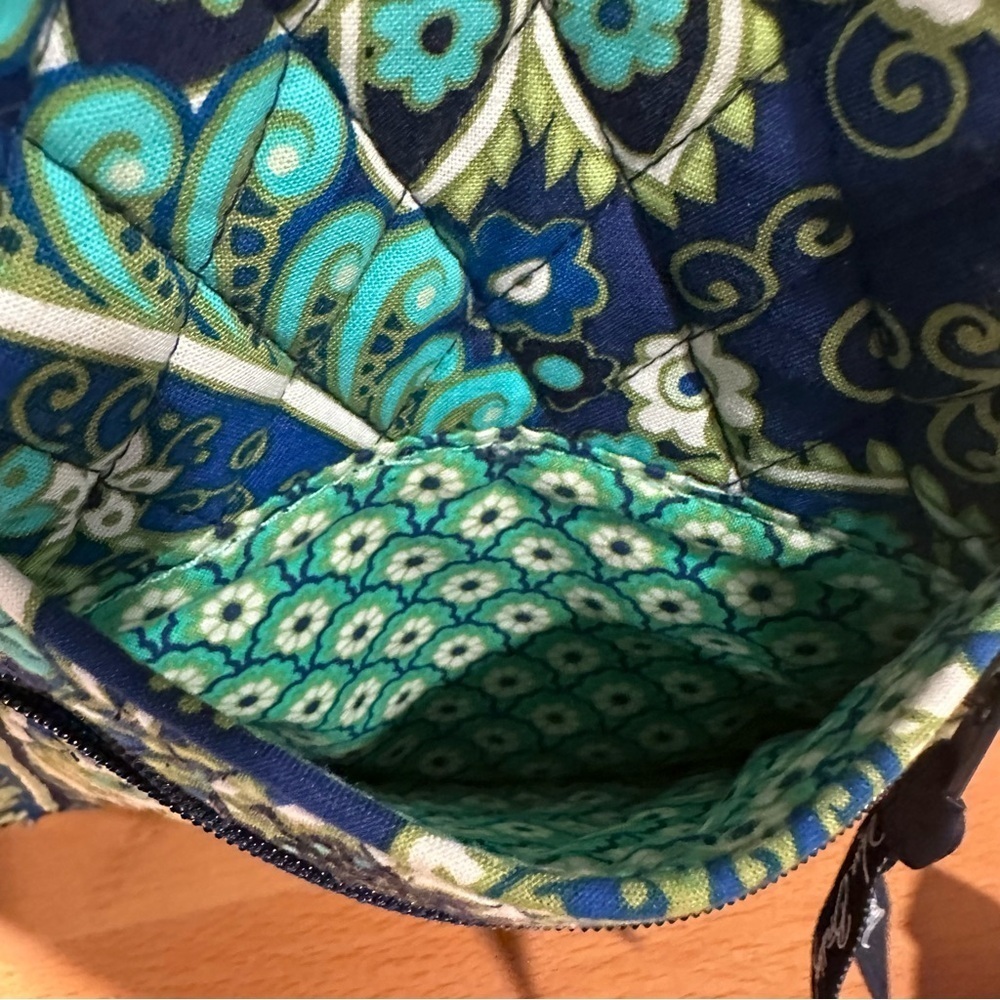 Vera Bradley Rhythm & Blues Aqua Green Hipster Crossbody Bag Retired Paisley EUC - Picture 3 of 15